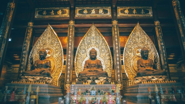 1. Nằm mơ thấy mình đi chùa bái lạy tượng Phật